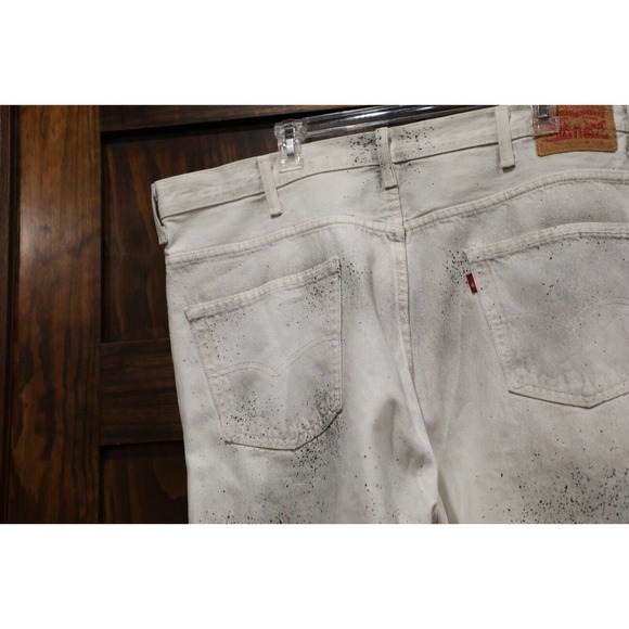 Levi Shorts Mens 40 White Distressed Paint Splatter - Picture 9 of 16
